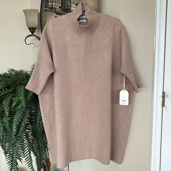 NWT KERISMA OVERSIZED BOXY DRESS SCULPTURAL RIB TURTLENECK FITTED 3/4 SLEEVES - Picture 16 of 16